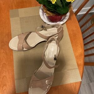 Ecco women’s sz 10 patent leather sandals